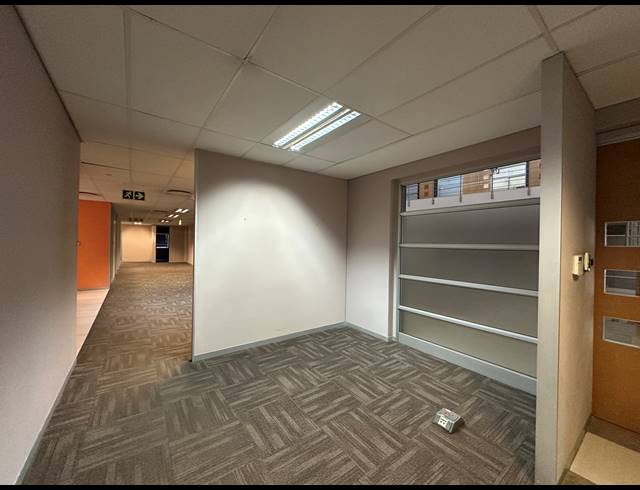 297.90M² OFFICE TO LET IN HIGHVELD